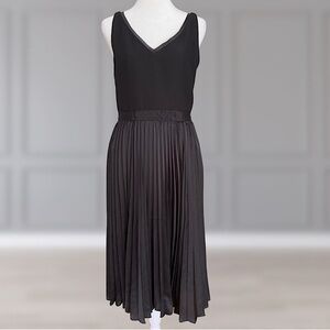 NWT Banana Republic Black Sleeveless Pleated Midi Dresss